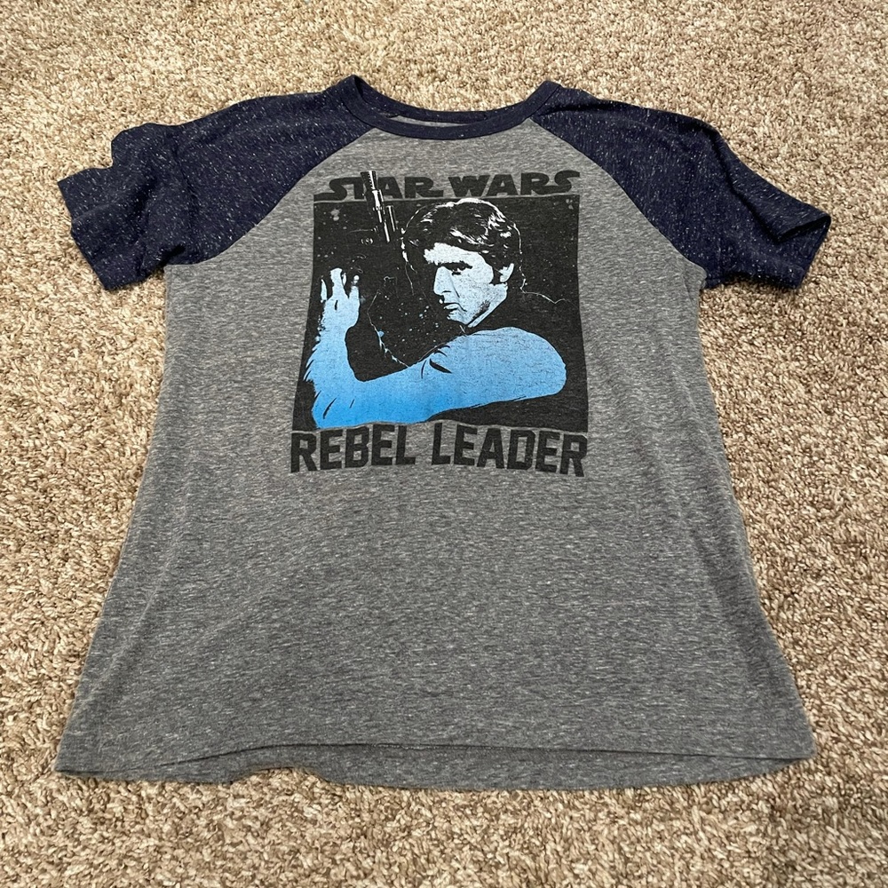 5/$25 Boys Star Wars T-shirt Size Medium